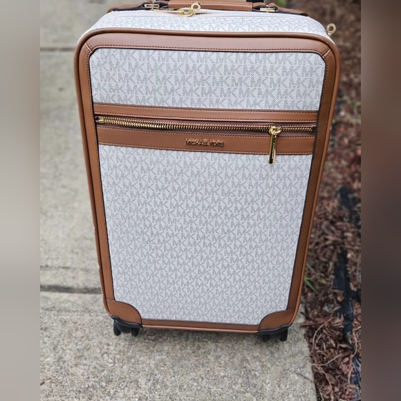 Michael Kors Luggage Set - Picture 12 of 12